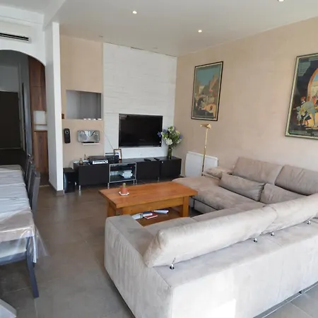 Duplex Borriglione - Spacieux Pour 6 Personnes Au Pied Du Tram *